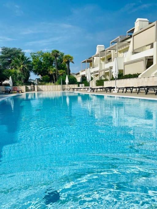 Residence Jesolo Lido Centro Con Piscina Exterior photo