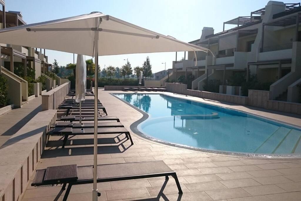 Residence Jesolo Lido Centro Con Piscina Exterior photo